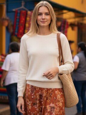 Banana Republic Quiet Luxury Fine Italian Merino Crewneck Sweater Ivory Old Mone